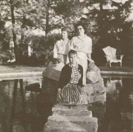 copy writers for Facula in 1958
