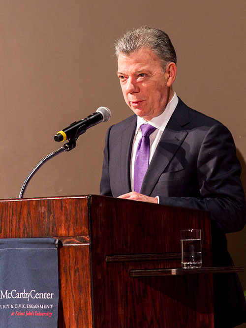 Juan Manuel Santos speaking