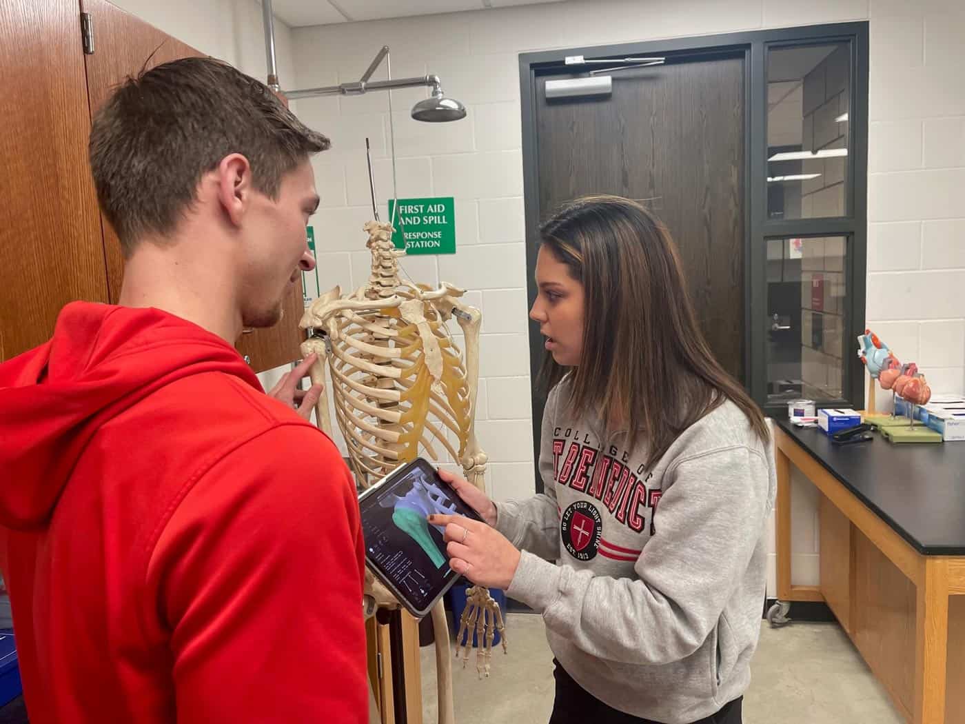 Alex Host and Alarie Chu in pre-med lab