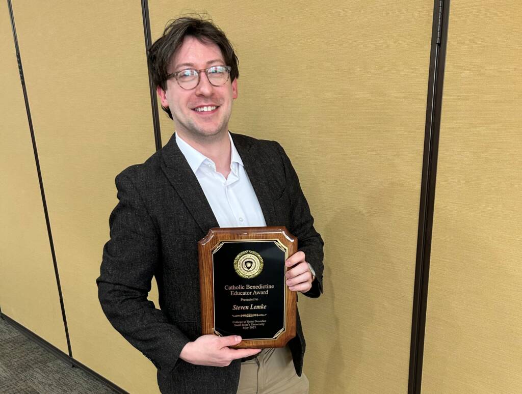CSB and SJU art professor earns prestigious Catholic Benedictine Educator Award