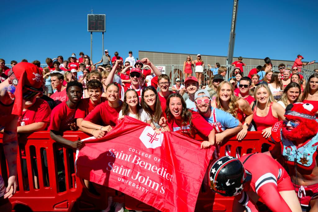 Homecoming week a smashing, sun-splashed success at CSB and SJU